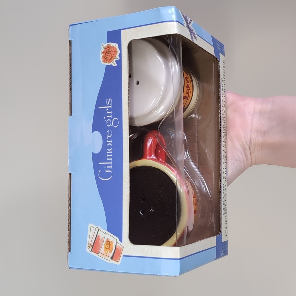 Gilmore Girls Luke's Diner Coffee Mug Design Ceramic Salt & Pepper Shaker Set ☕ - Picture 2 of 4